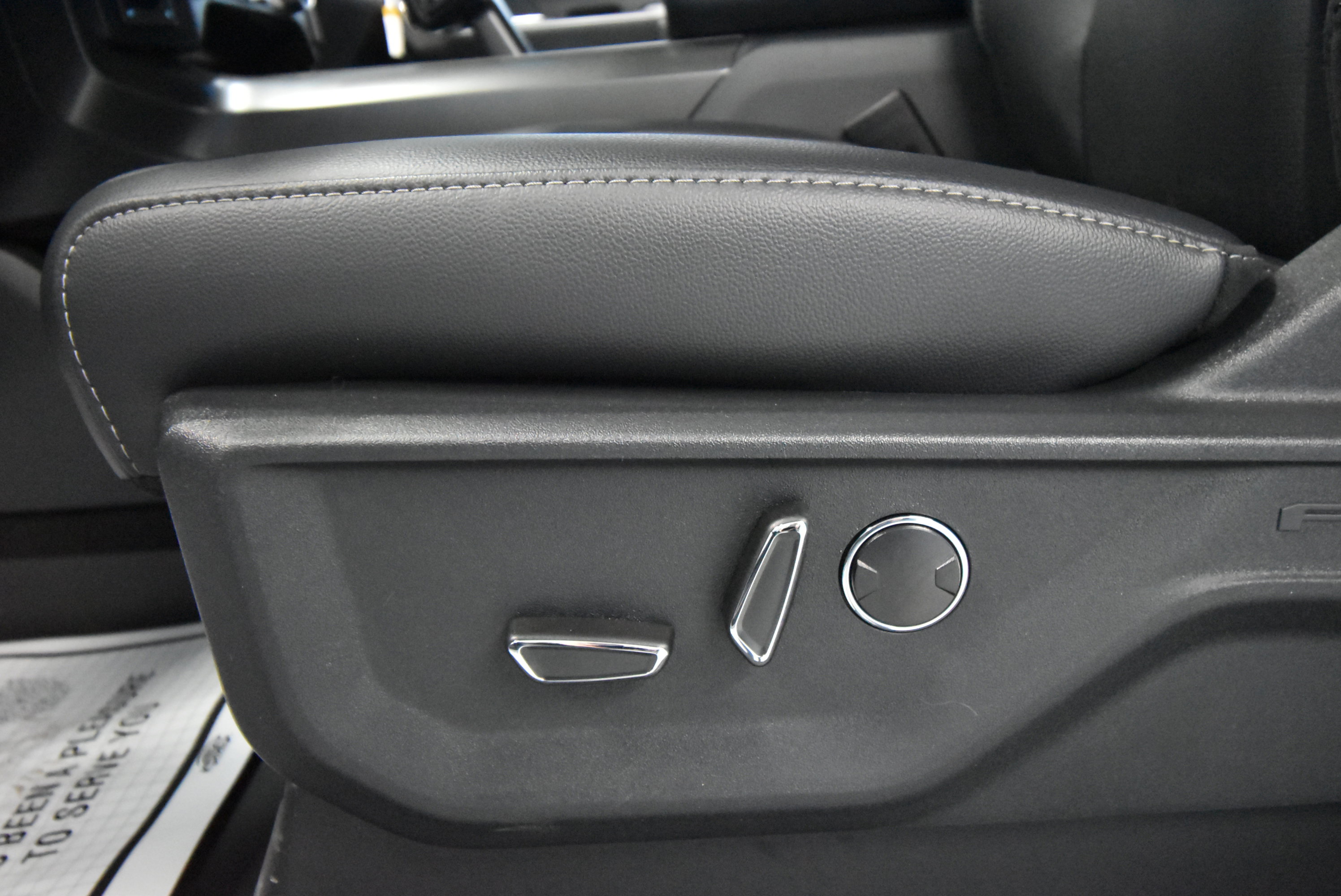 New 2025 Ford F150 Lariat w/ Equipment Group 502A High image 5