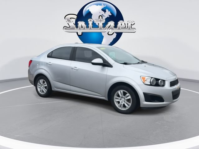 Used 2015 Chevrolet Sonic LT image 2