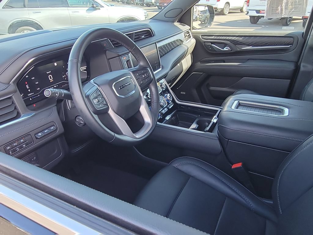 Used 2023 GMC Yukon Denali AWD/4WD image 10
