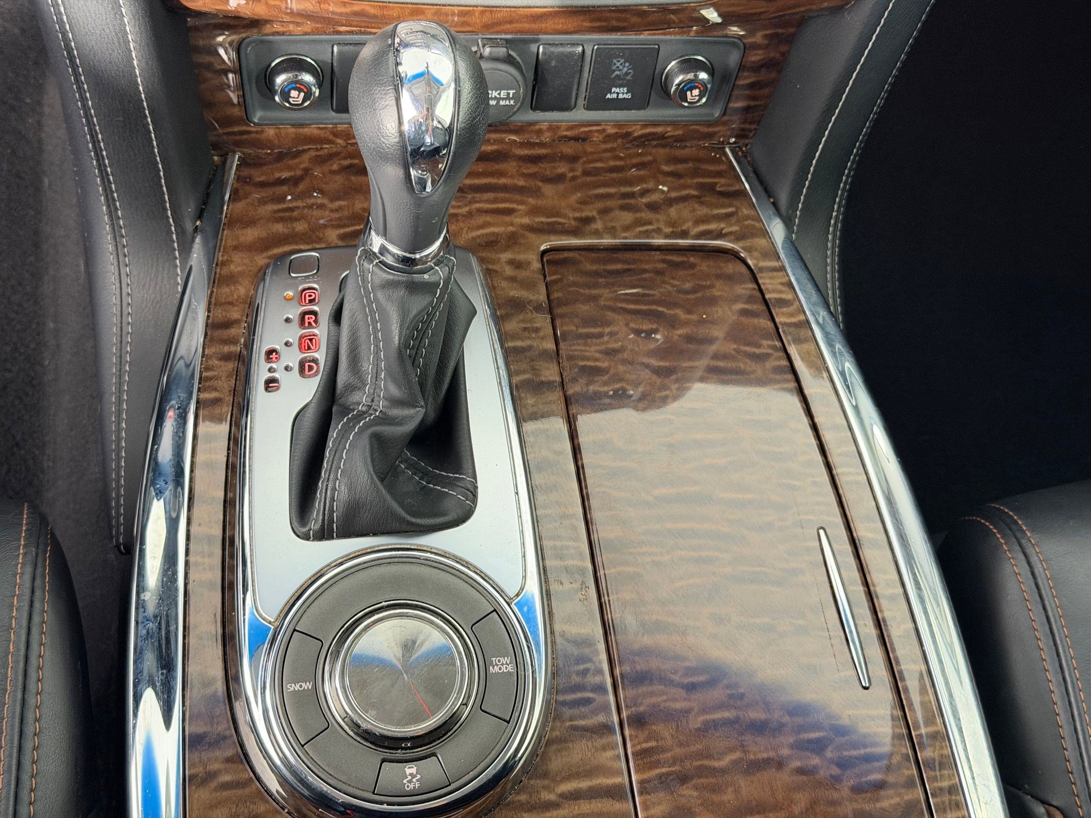 Used 2017 Nissan Armada Platinum w/ Captain Seat Package image 15