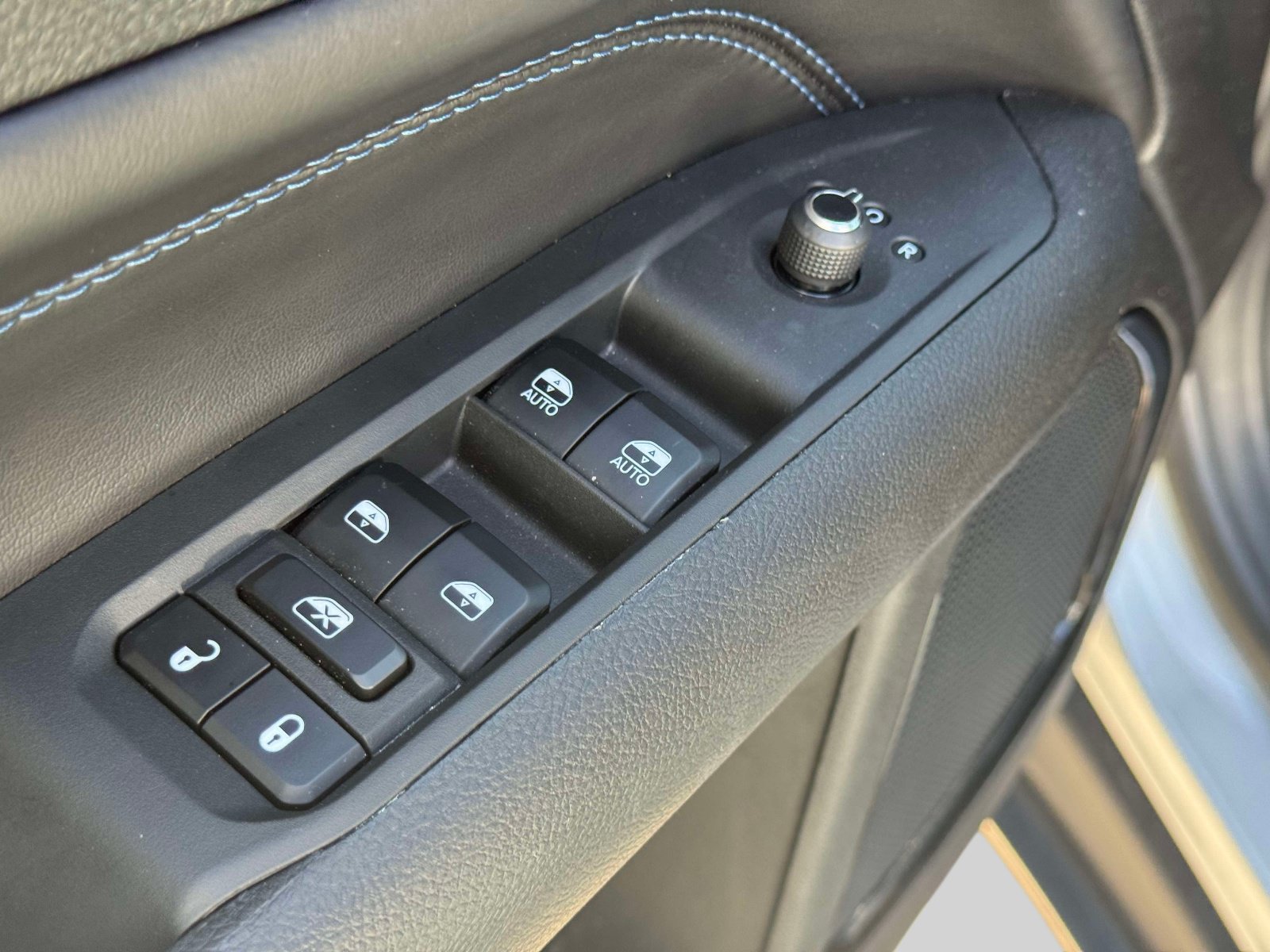 Used 2026 Jeep Compass Limited AWD/4WD image 17