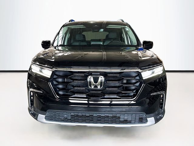 Used 2023 Honda Pilot Touring image 4