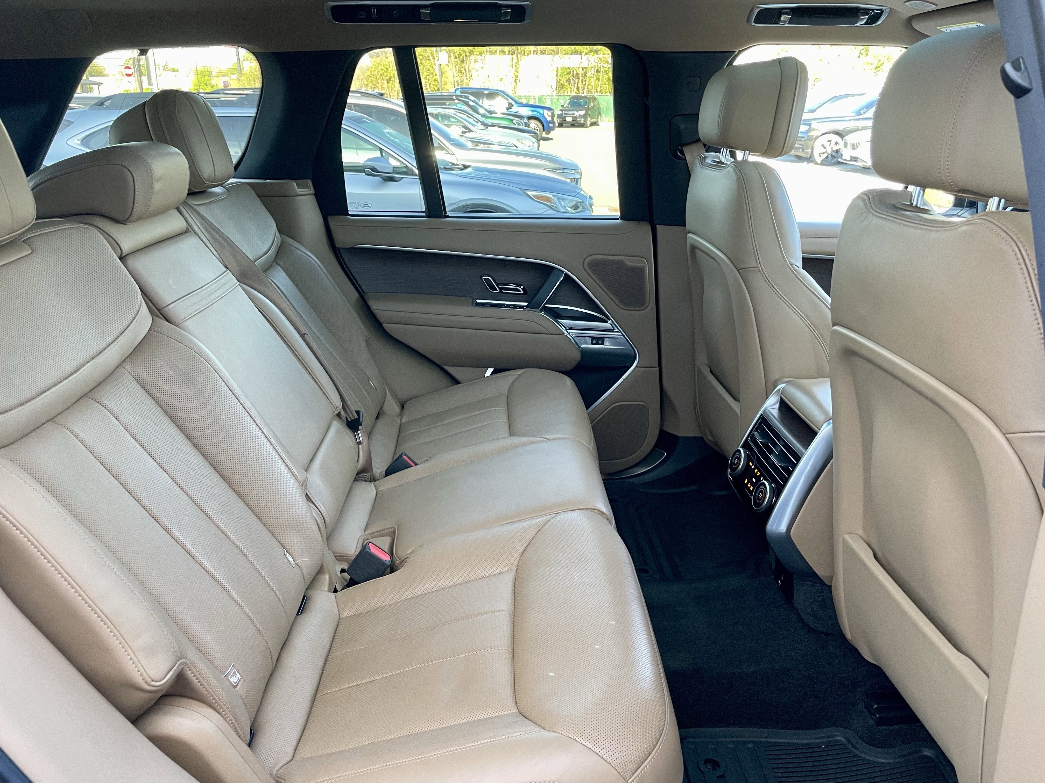 Used 2022 Land Rover Range Rover SE image 31