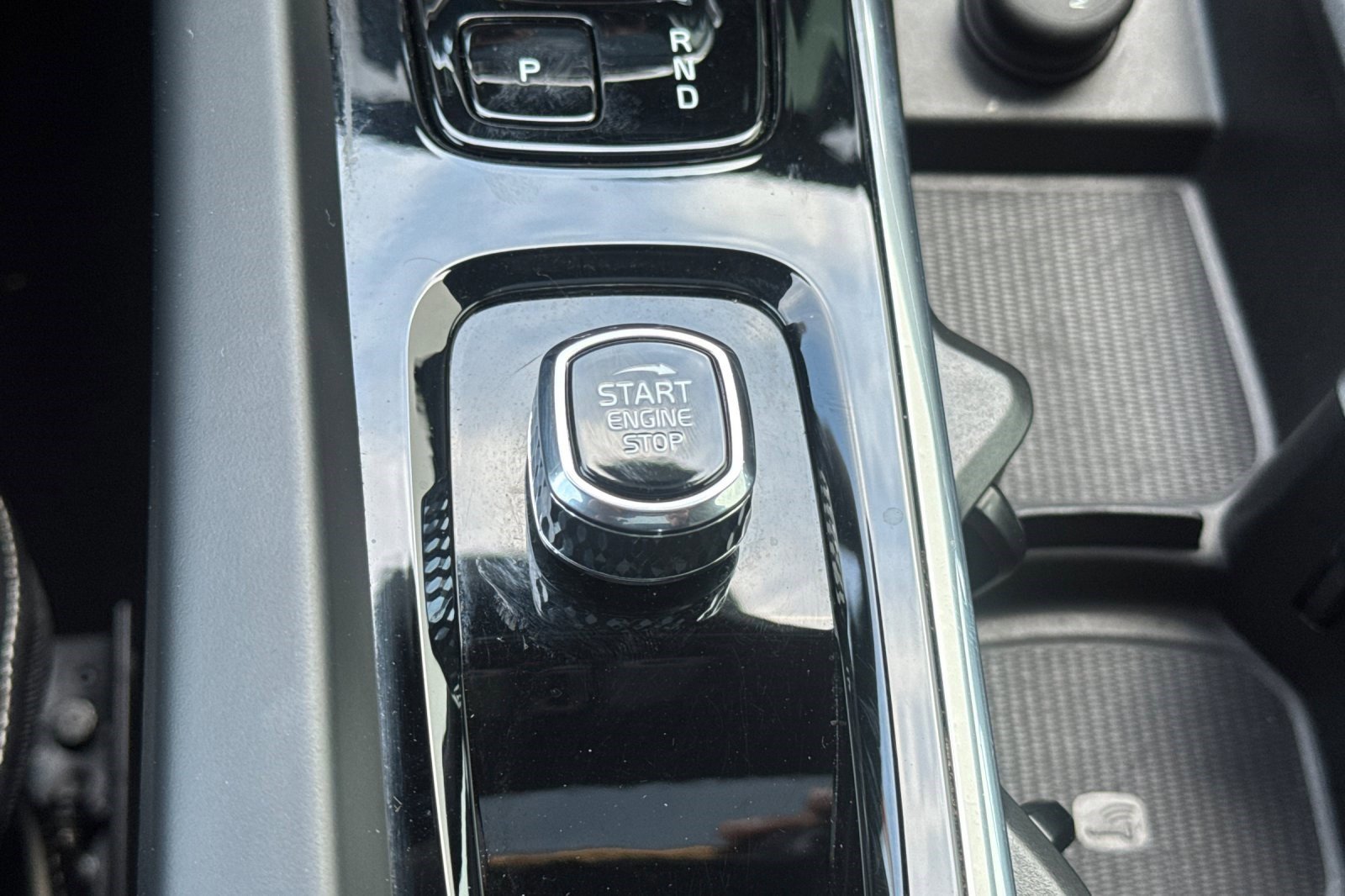 Used 2024 Volvo S60 B5 Plus w/ Climate Package image 31