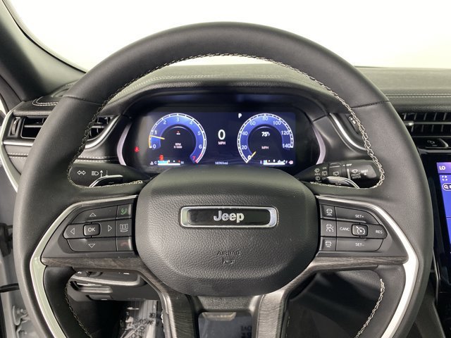 Used 2025 Jeep Grand Cherokee L Limited w/ Black Appearance Package AWD/4WD image 22