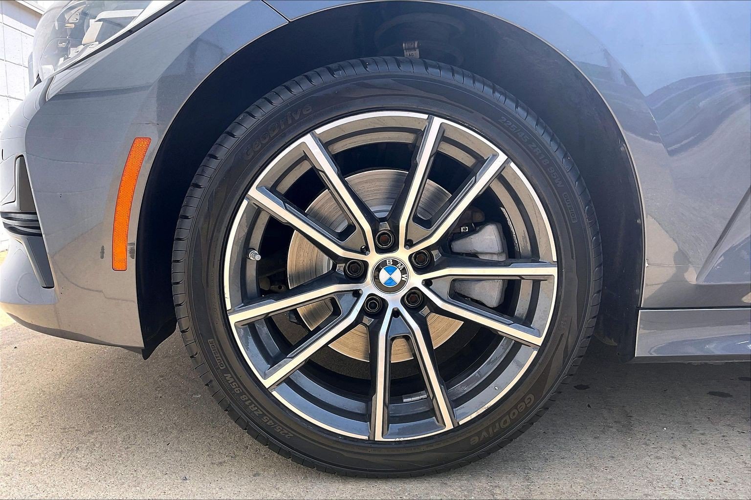 Used 2022 BMW 330i xDrive Sedan w/ Driving Assistance Package AWD/4WD image 11
