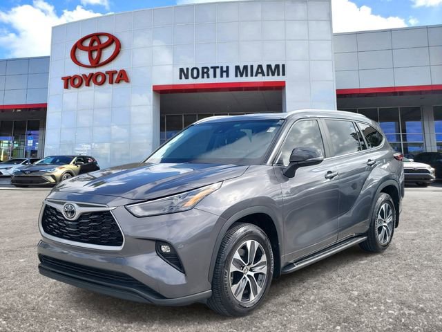 Used 2024 Toyota Highlander XLE video 2