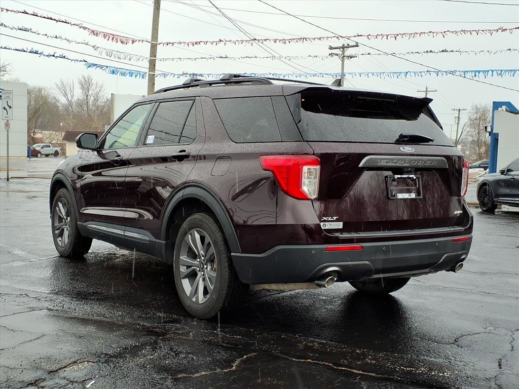Certified 2022 Ford Explorer XLT w/ Equipment Group 202A image 9