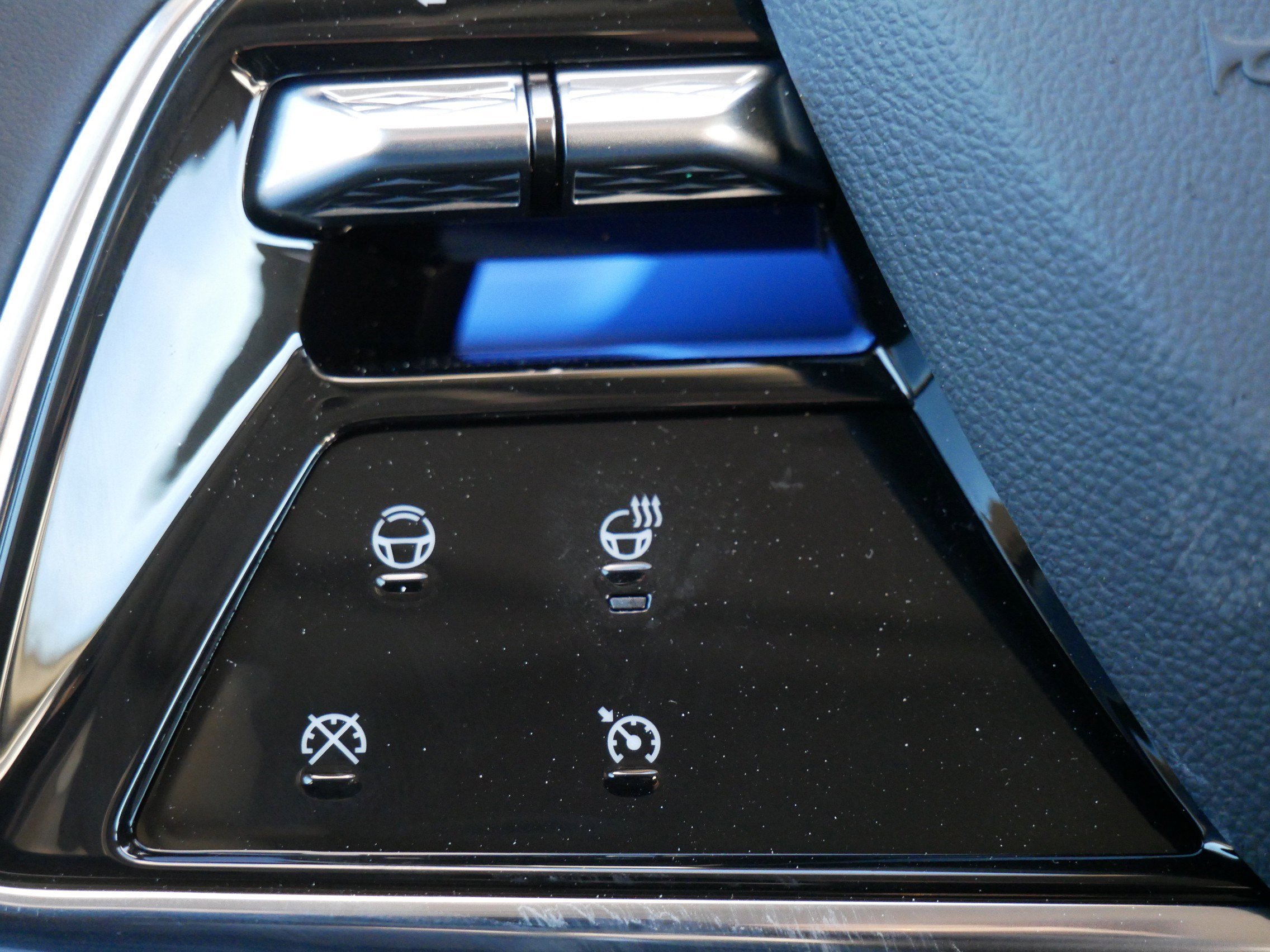 New 2026 Cadillac Optiq Sport 2 image 26