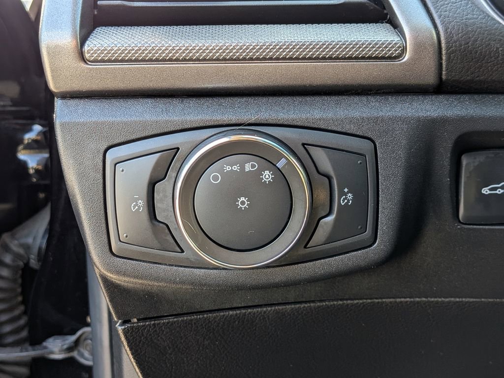 Used 2020 Ford Fusion SE image 20