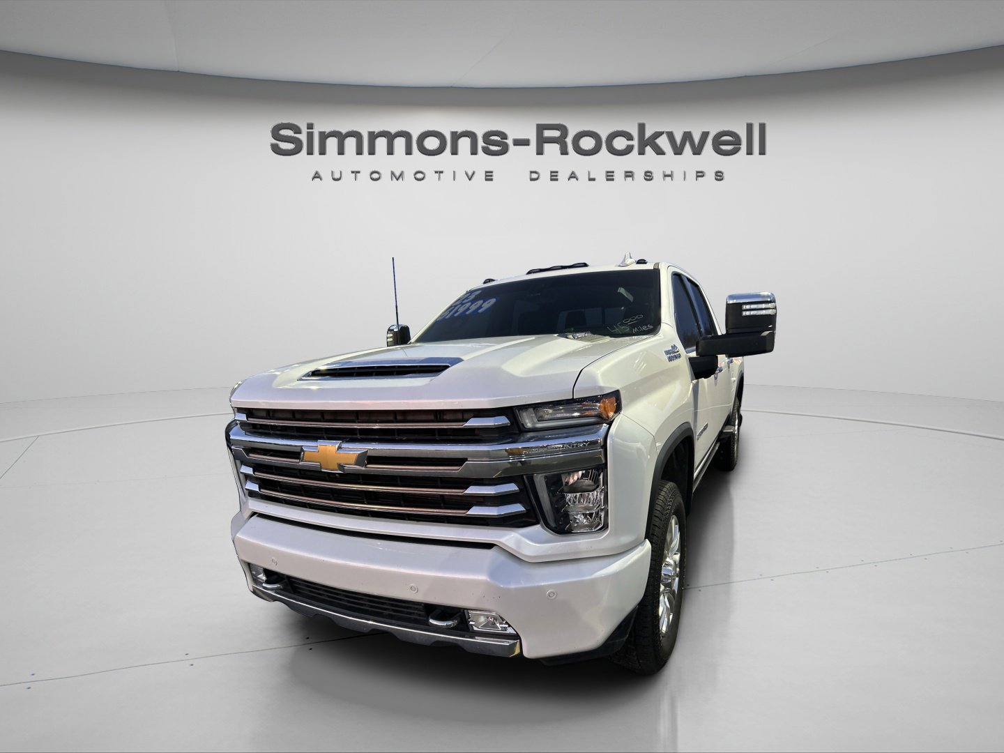 Used 2023 Chevrolet Silverado 2500 High Country w/ Z71 Off-Road Package image 3