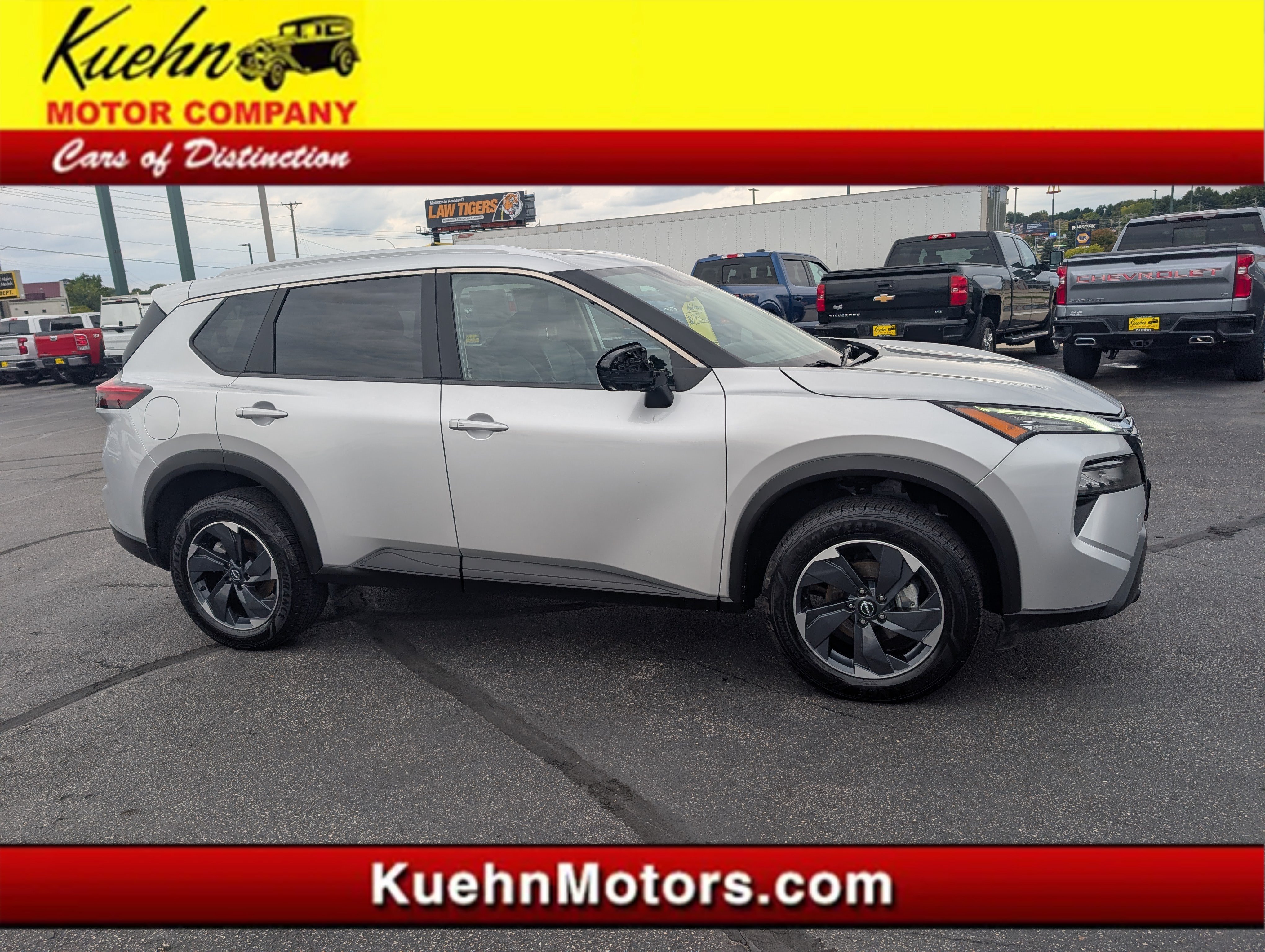 Used 2024 Nissan Rogue SV w/ SV Premium Package AWD/4WD image 1
