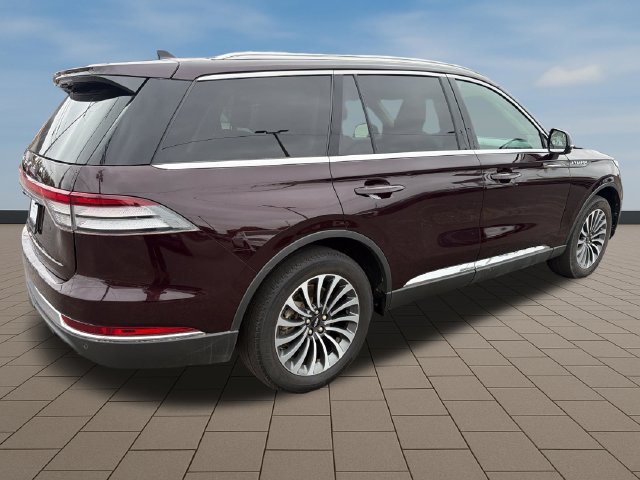 Used 2024 Lincoln Aviator AWD w/ Premium Package image 7