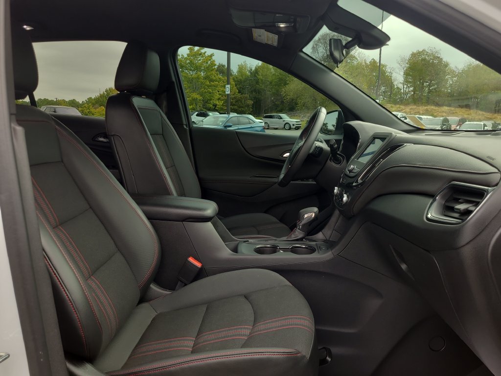 Used 2022 Chevrolet Equinox RS w/ LPO, Floor Liner Package FWD image 18