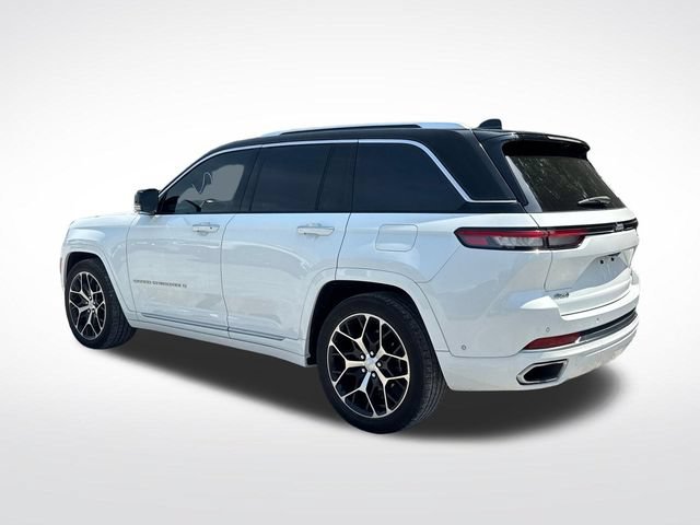 Used 2023 Jeep Grand Cherokee Summit AWD/4WD image 3