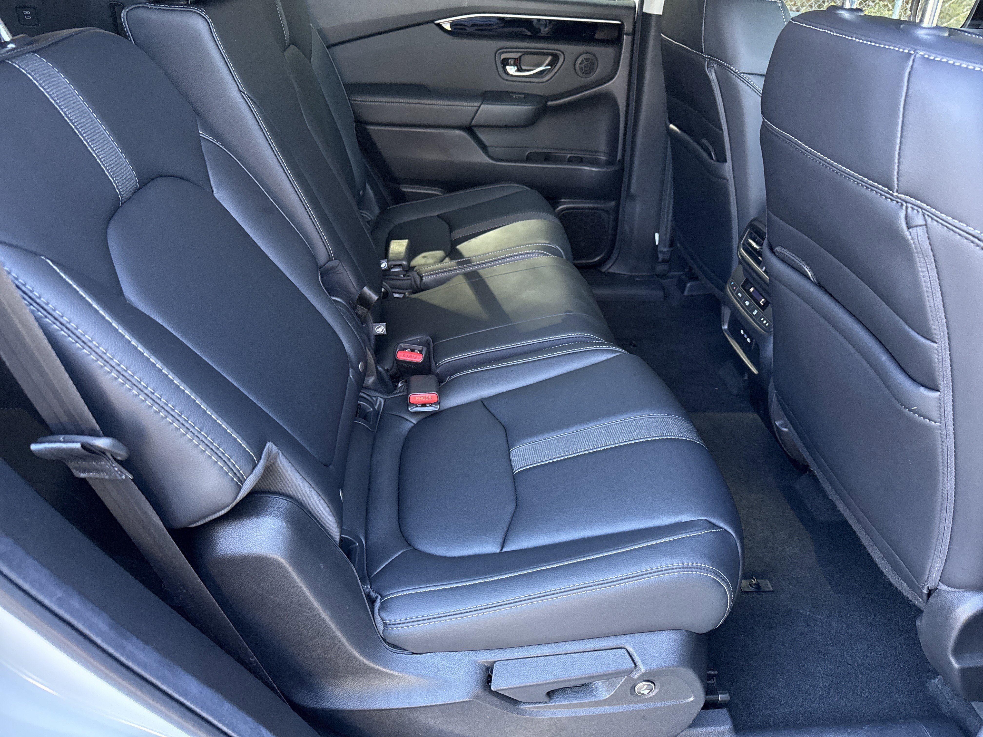 Used 2025 Honda Pilot EX-L image 15