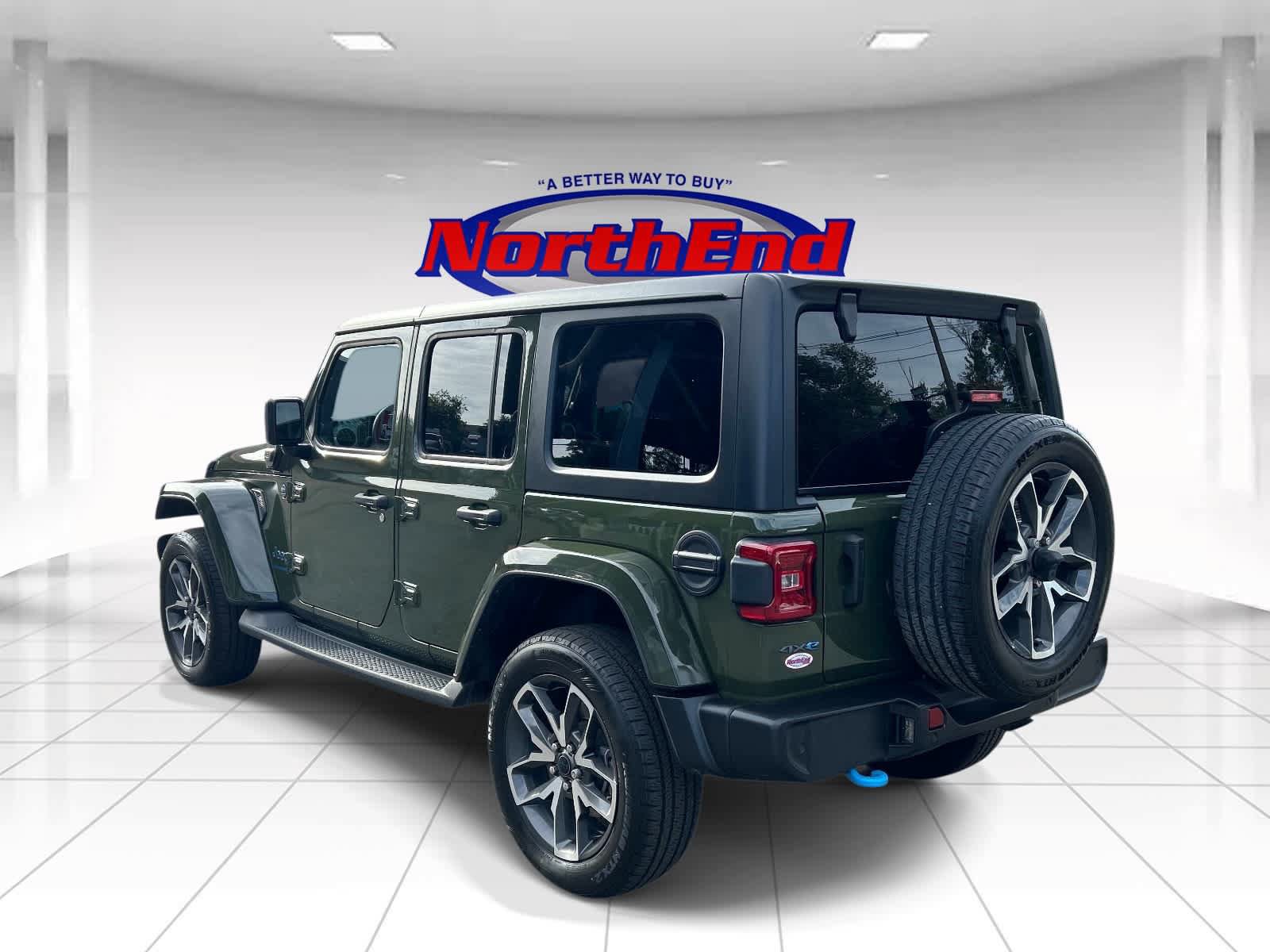 Used 2024 Jeep Wrangler Unlimited w/ Convenience Group AWD/4WD image 5
