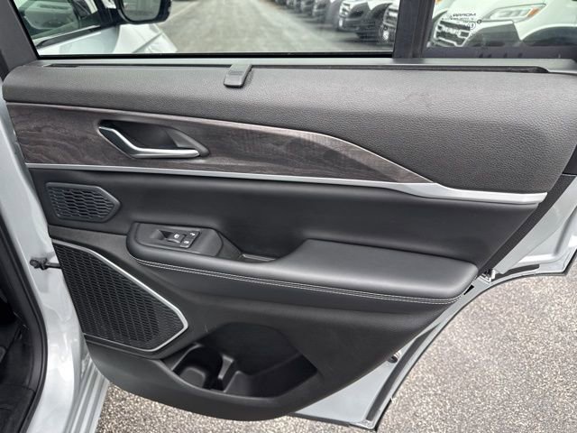 Used 2023 Jeep Grand Cherokee 30th Anniversary image 16