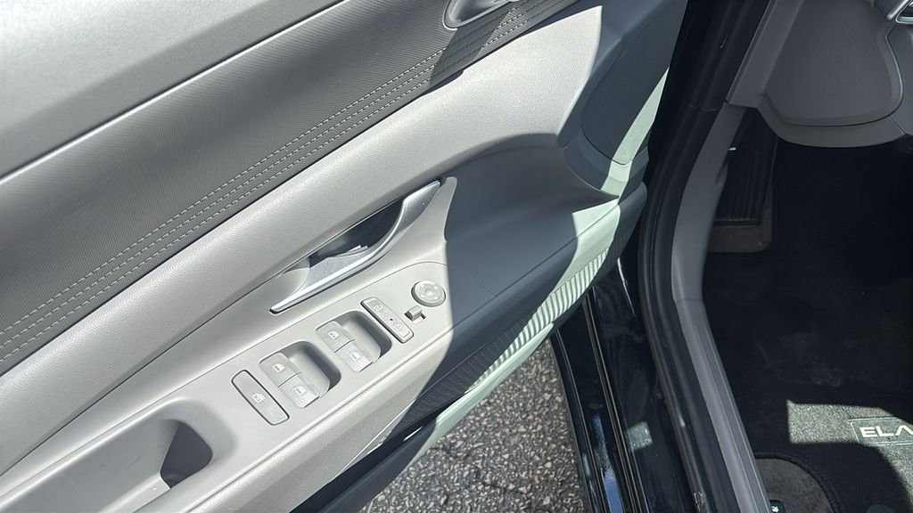 Used 2023 Hyundai Elantra SEL FWD image 14