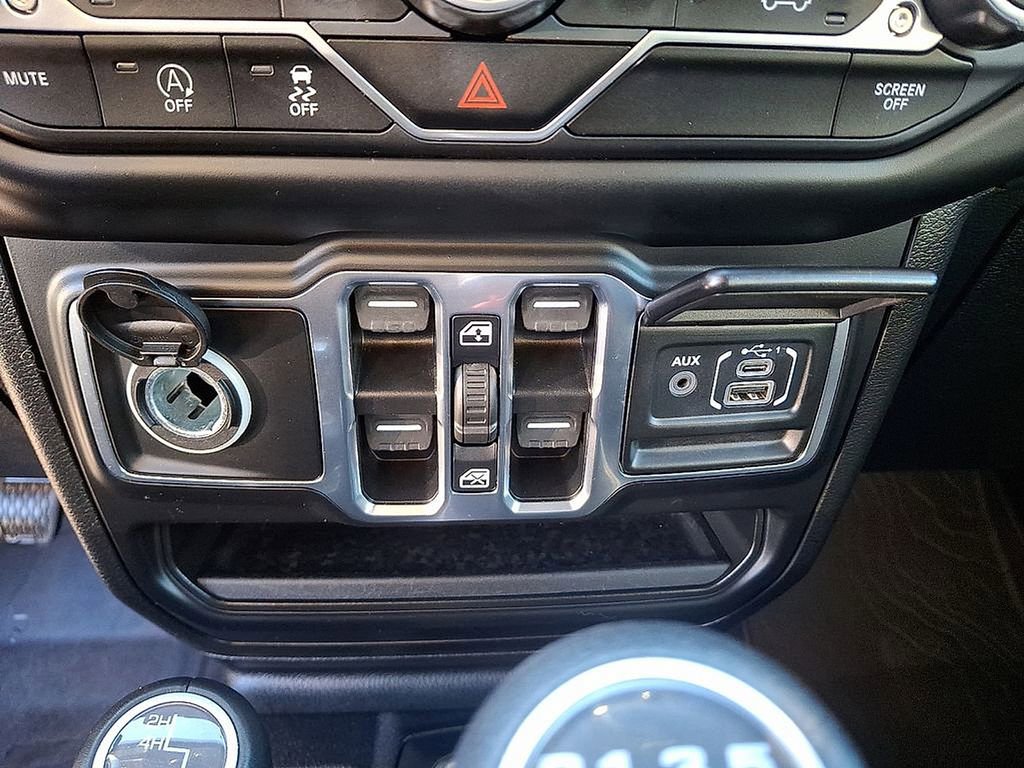 Used 2021 Jeep Gladiator Overland image 25