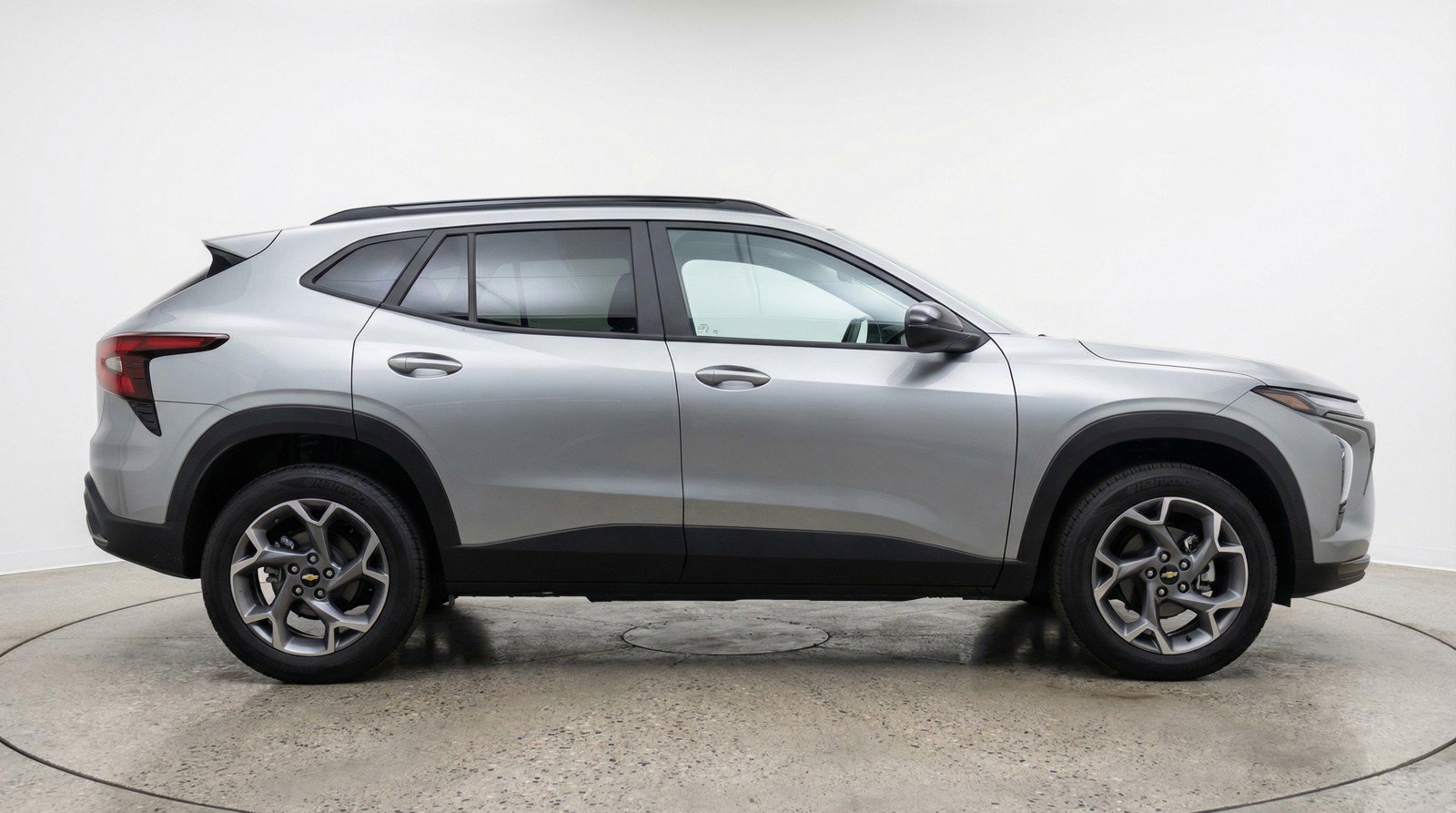 Used 2025 Chevrolet Trax LT w/ LT Convenience Package image 11