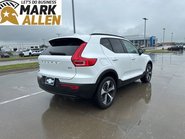 Used 2023 Volvo XC40 B4 Ultimate FWD image 5