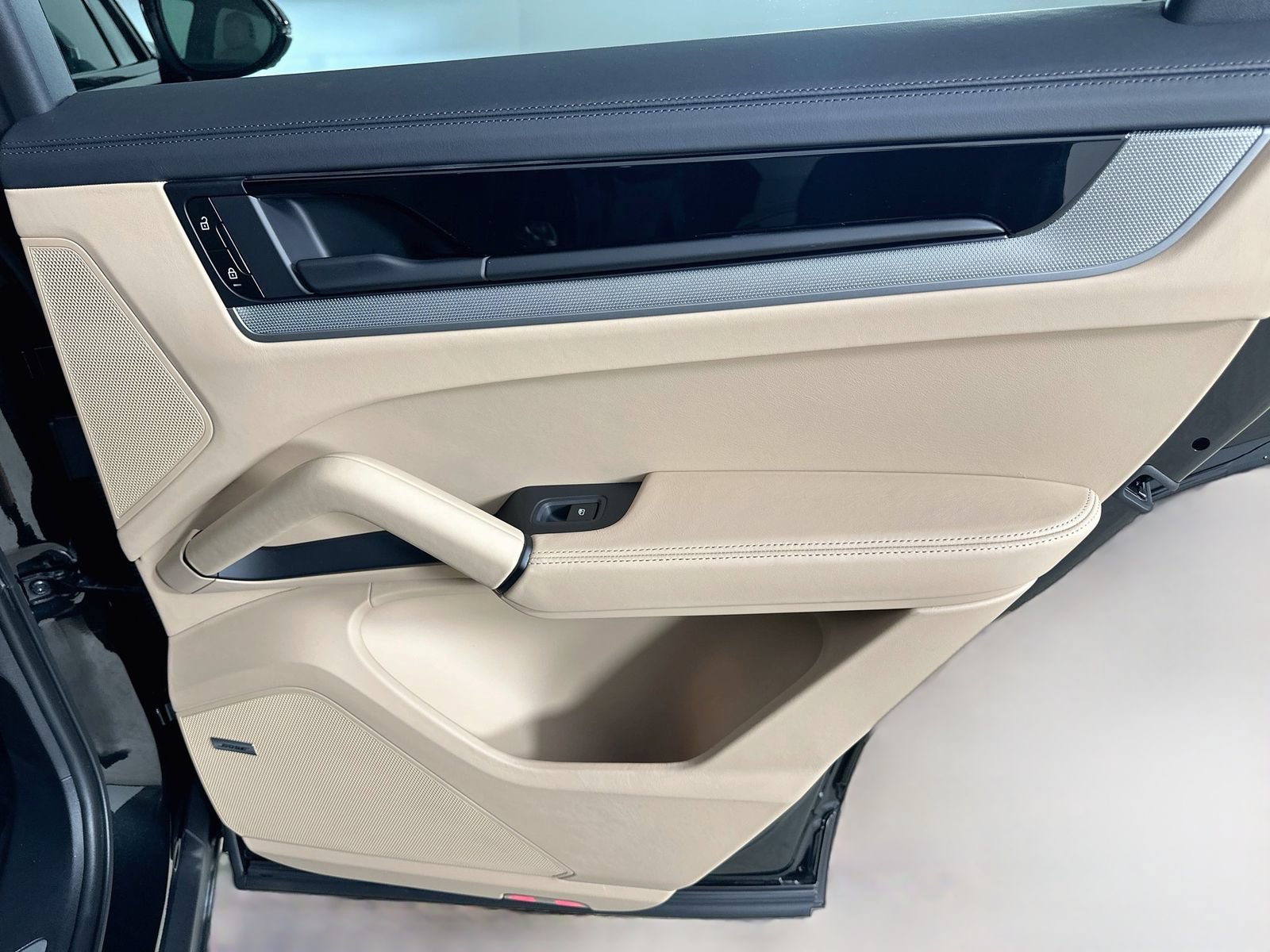 New 2026 Porsche Cayenne AWD/4WD image 40