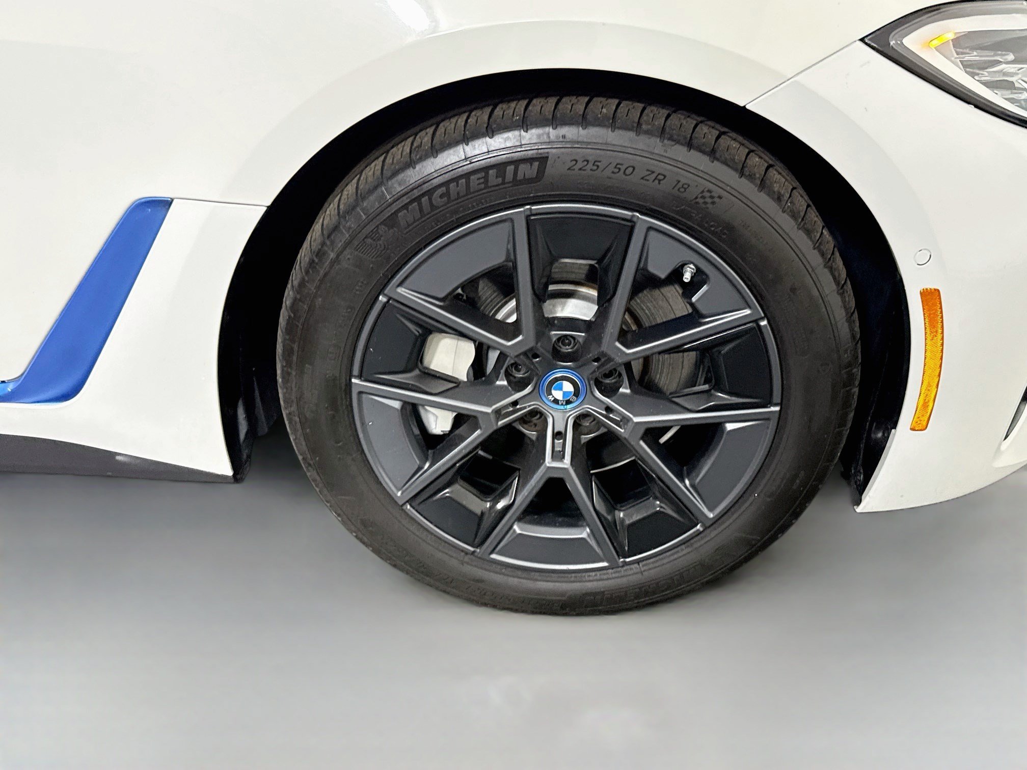 Used 2024 BMW i4 eDrive40 RWD image 32