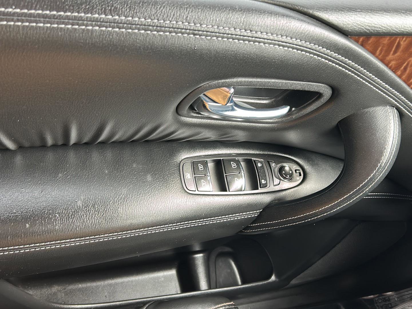 Used 2019 Nissan Armada Platinum w/ Interior Lighting Package image 17