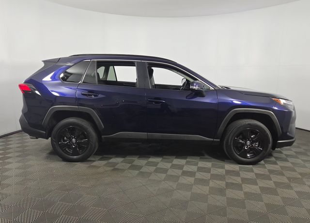 Used 2025 Toyota RAV4 XLE AWD/4WD image 7