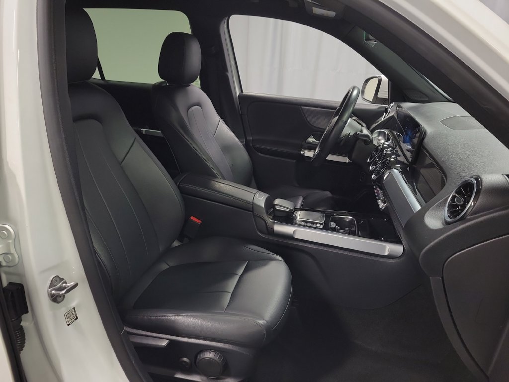 Used 2022 Mercedes-Benz GLB 250 4MATIC image 25