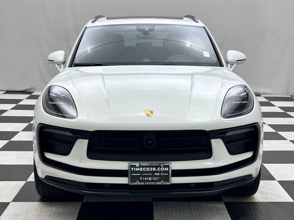 Used 2024 Porsche Macan AWD/4WD image 3