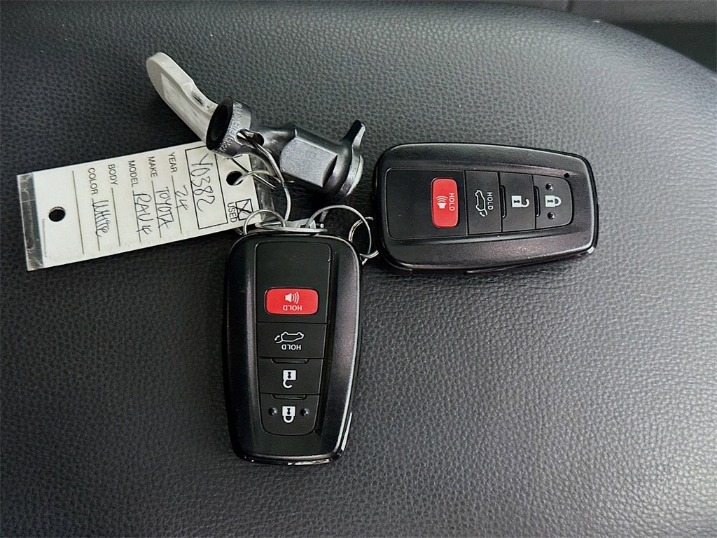 Used 2024 Toyota RAV4 XLE image 34