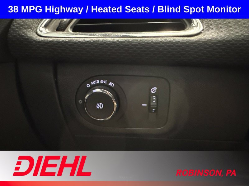 Used 2019 Chevrolet Cruze LT w/ Convenience Package FWD image 21