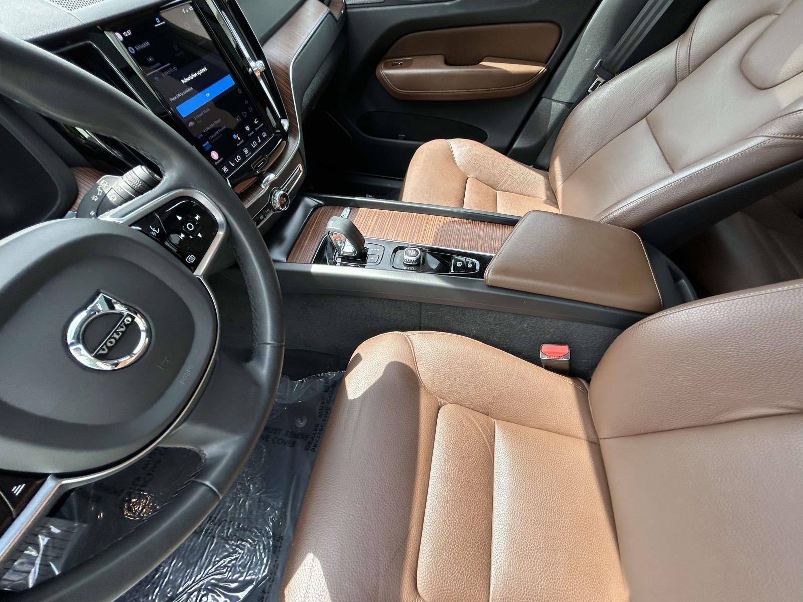 Certified 2024 Volvo XC60 B5 Plus image 10