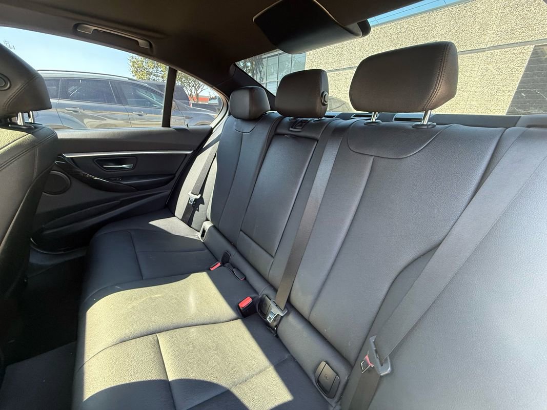 Used 2018 BMW 330i xDrive Sedan AWD/4WD image 13