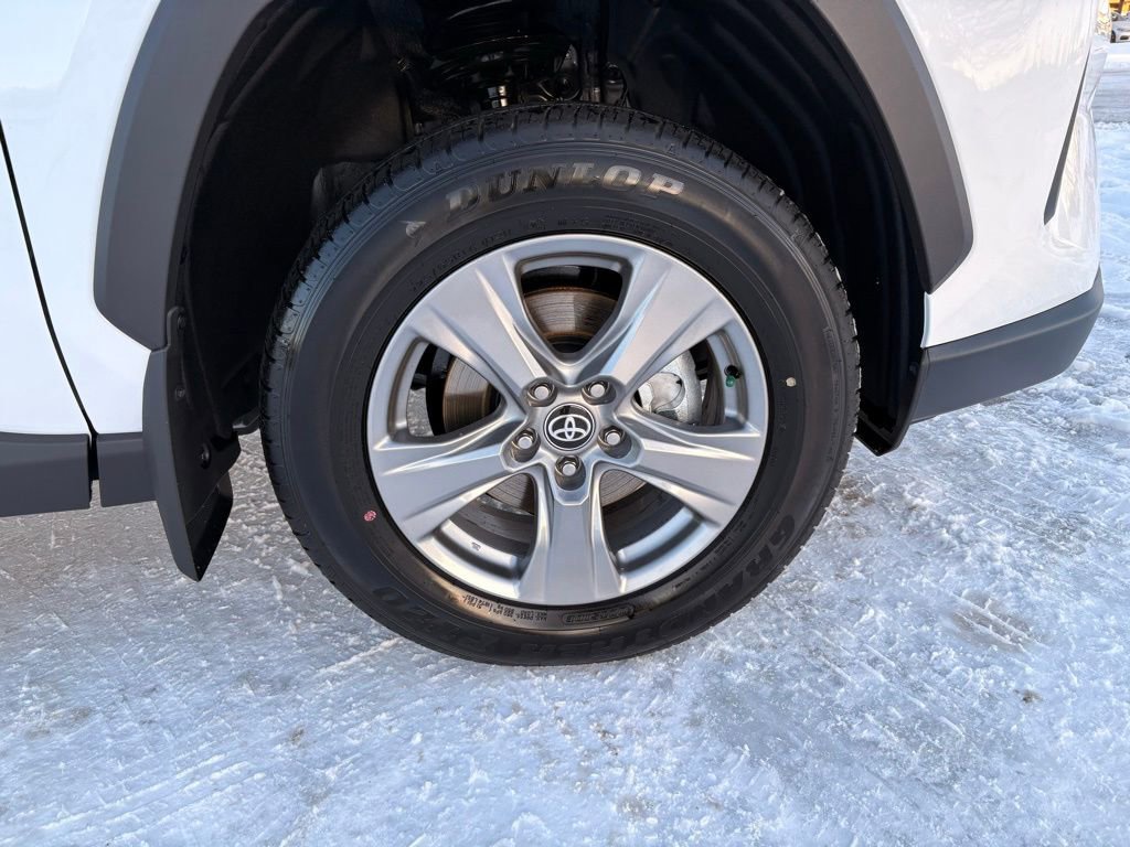 Used 2025 Toyota RAV4 XLE image 34