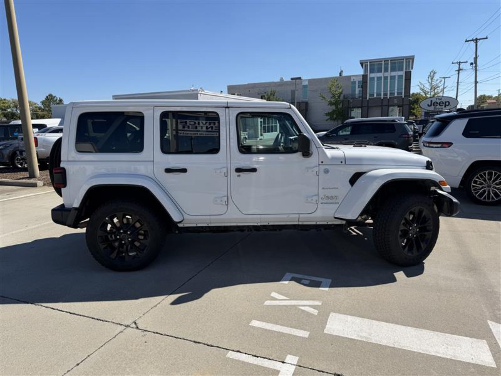 Certified 2024 Jeep Wrangler Unlimited Sahara AWD/4WD image 6