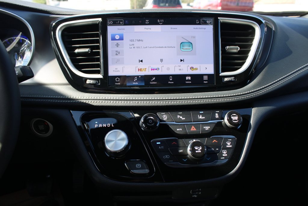 New 2026 Chrysler Pacifica Select w/ S Appearance Package image 17