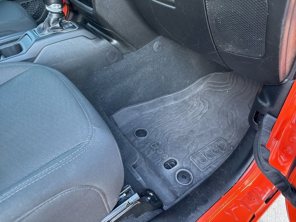 Used 2023 Jeep Gladiator Sport AWD/4WD image 28