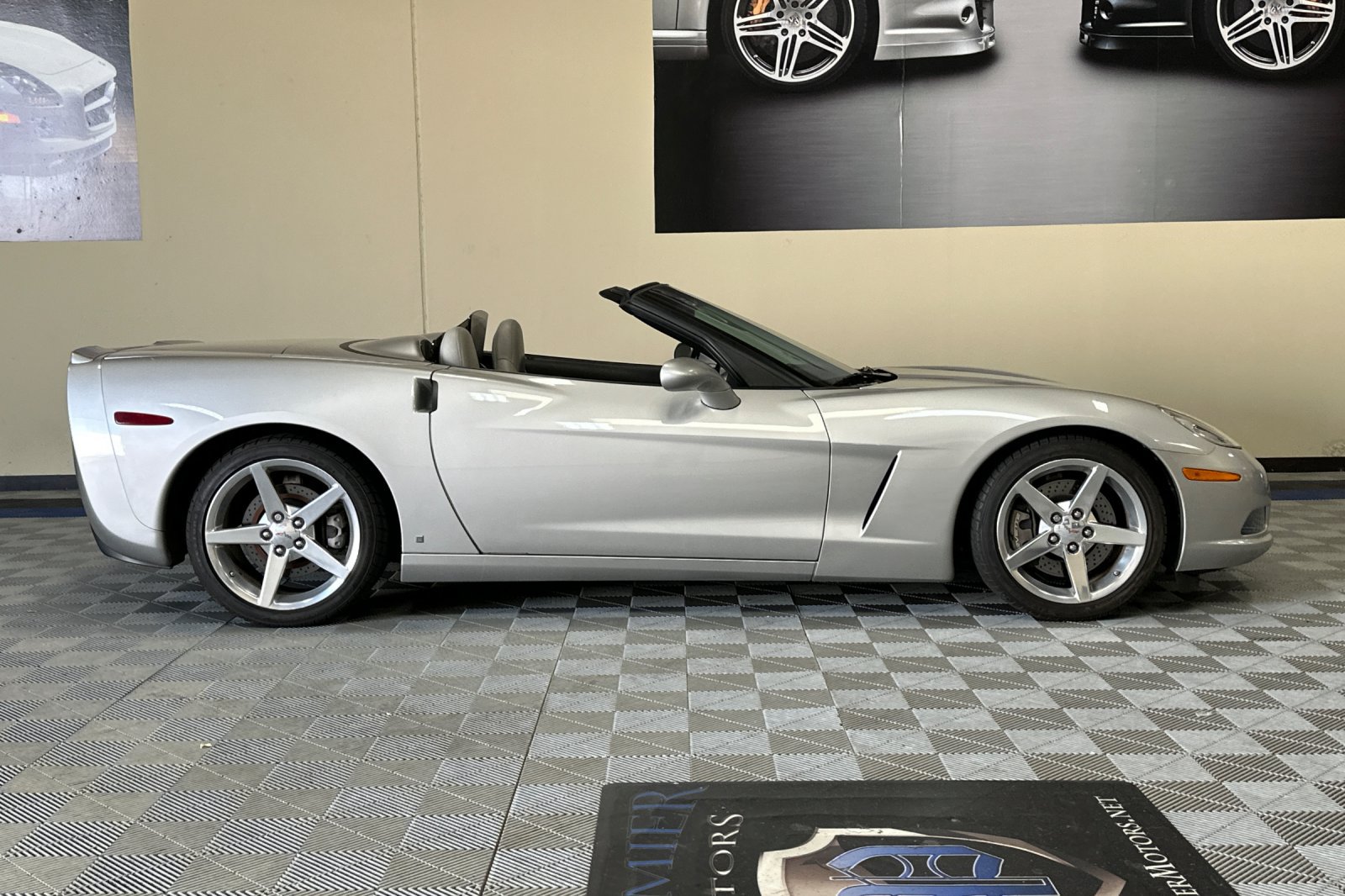 Used 2007 Chevrolet Corvette Convertible w/ Preferred Equipment Group RWD image 3