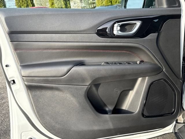 New 2026 Jeep Compass Trailhawk image 18