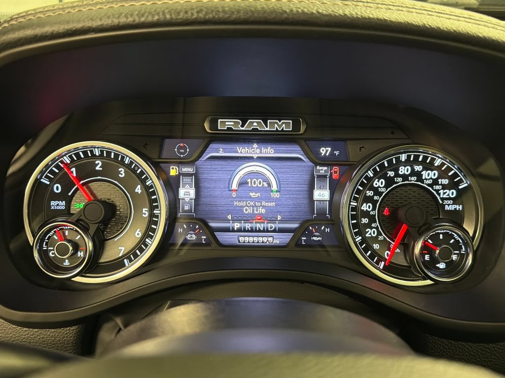 Used 2023 RAM 1500 Laramie AWD/4WD image 33