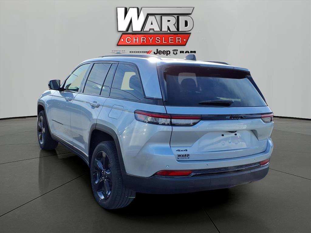 New 2025 Jeep Grand Cherokee 4WD image 3