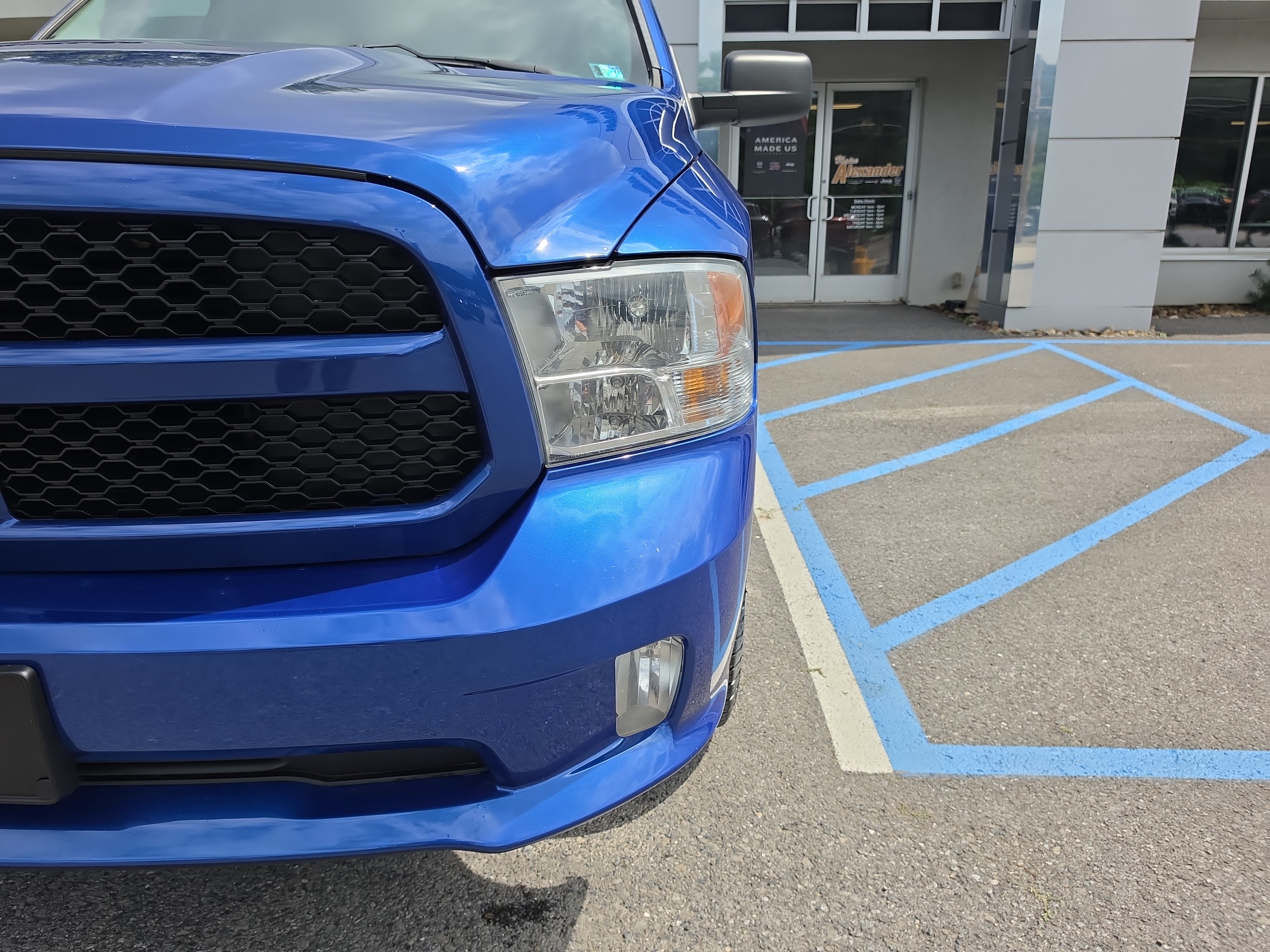 Used 2016 RAM 1500 Express AWD/4WD image 9
