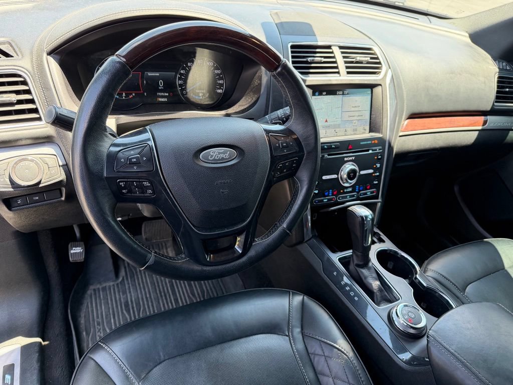Used 2018 Ford Explorer Platinum AWD/4WD image 10
