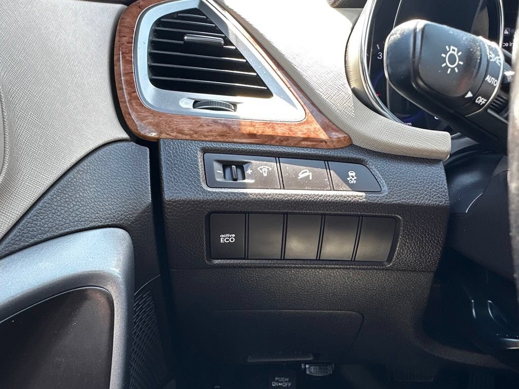 Used 2013 Hyundai Santa Fe Sport 2.0T FWD image 32