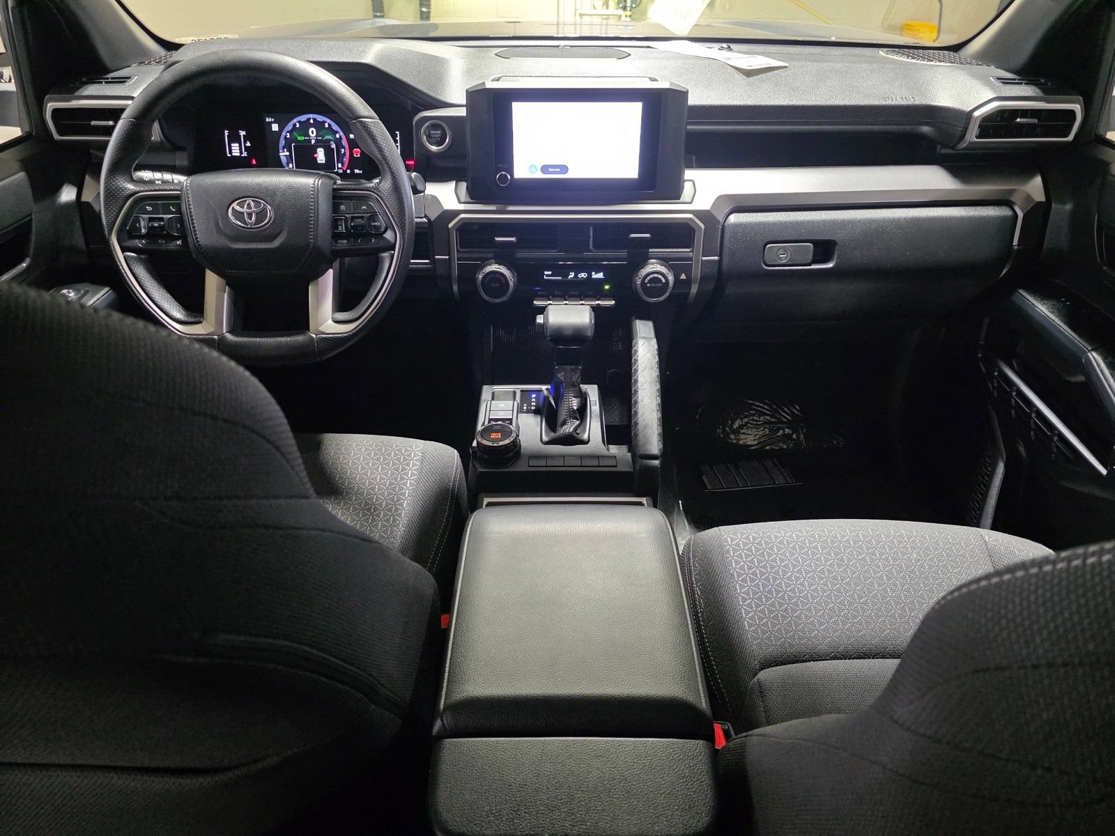 Used 2025 Toyota 4Runner SR5 AWD/4WD image 19
