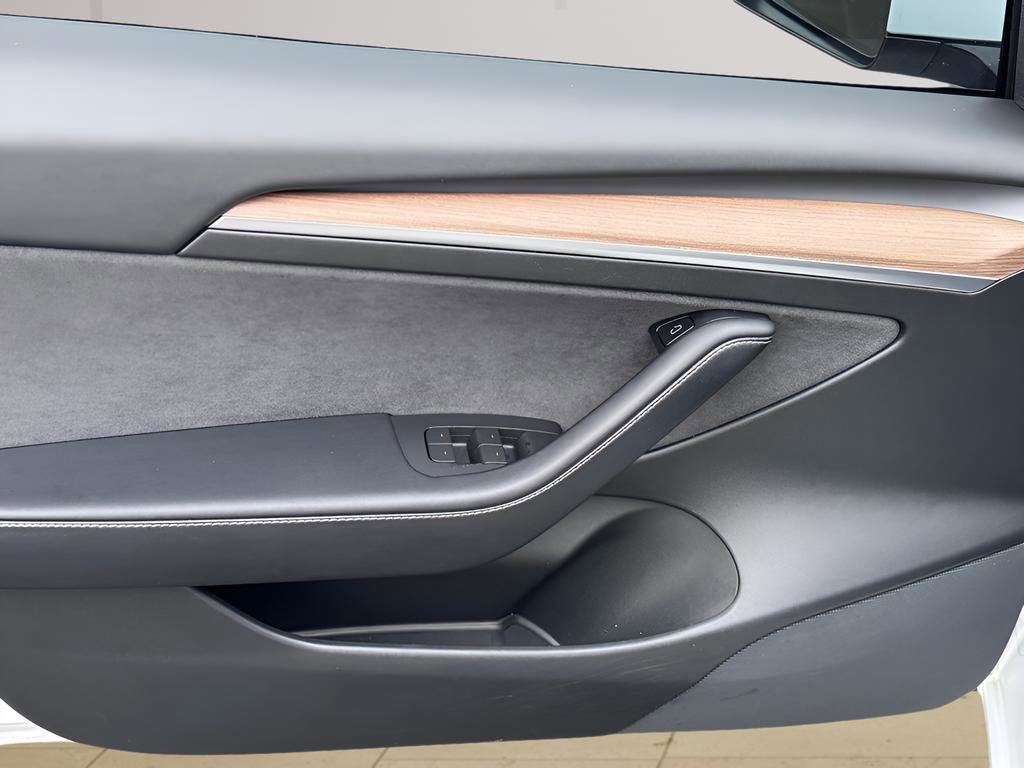 Used 2021 Tesla Model 3 Standard Range Plus image 27