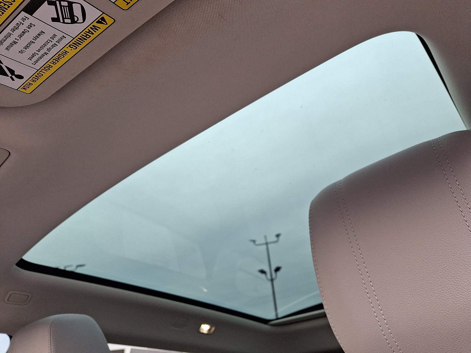 Used 2020 Land Rover Range Rover Evoque SE image 14